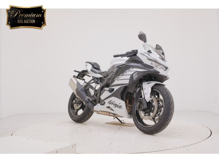 Мотоцикл Kawasaki ZX-4R SE з пробігом 1536 km з пробігом 1536 km