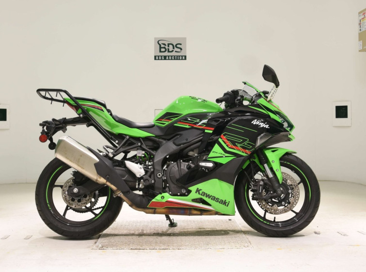 Мотоцикл Kawasaki ZX-4RR с пробегом 10916 km