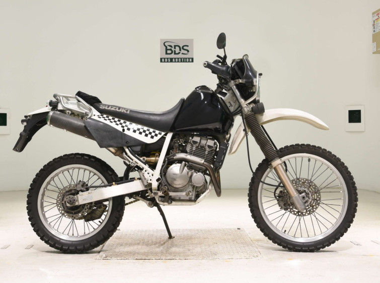 Мотоцикл Suzuki DJEBEL250XC