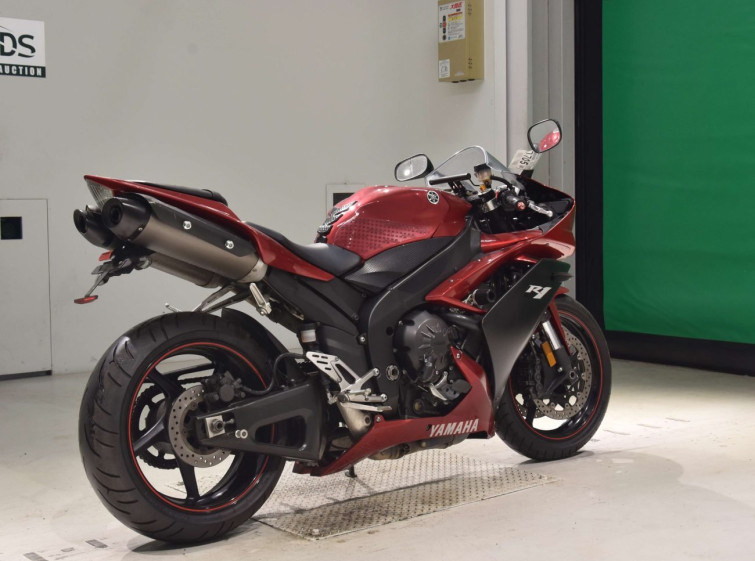 Мотоцикл Yamaha YZF-R1 с пробегом 54401 km с пробегом 54401 km