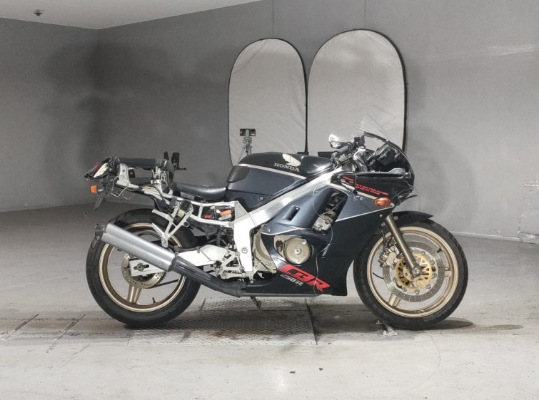 Мотоцикл Honda CBR250R с пробегом 15408 km