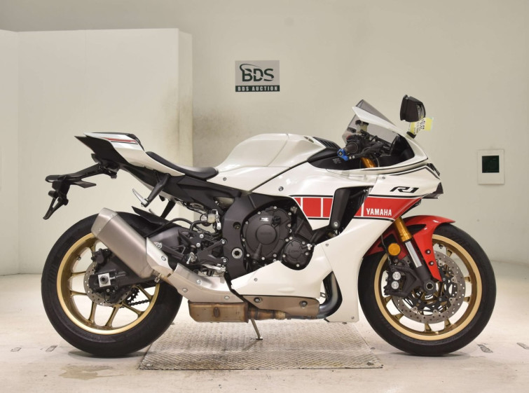 Мотоцикл Yamaha YZF-R1 с пробегом 10945 km