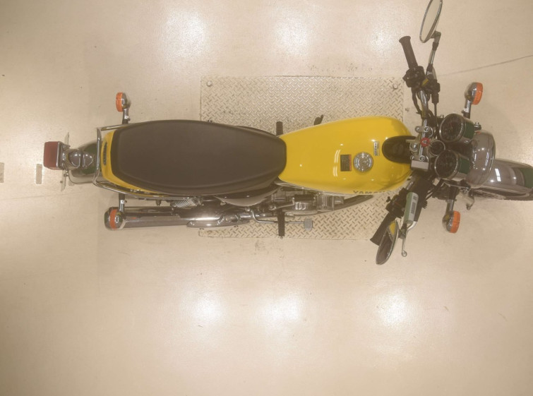 Мотоцикл Yamaha SR400 с пробегом 11051 km с пробегом 11051 km