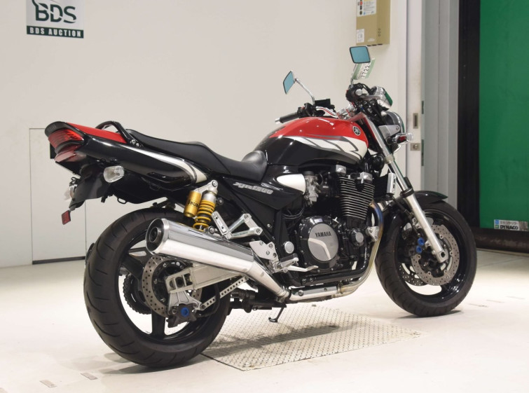 Мотоцикл Yamaha XJR1300 з пробігом 6712 km з пробігом 6712 km