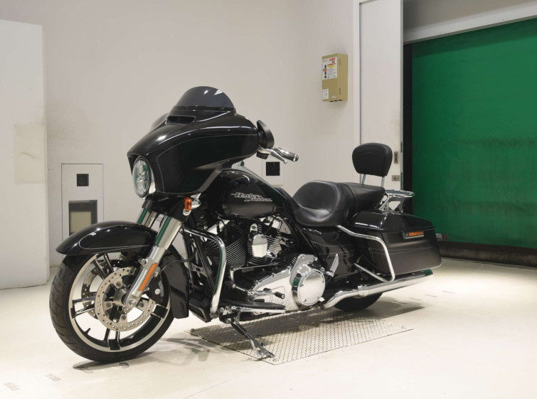 Мотоцикл HD SREET GLIDE FLHXS1690 з пробігом 15417 km з пробігом 15417 km