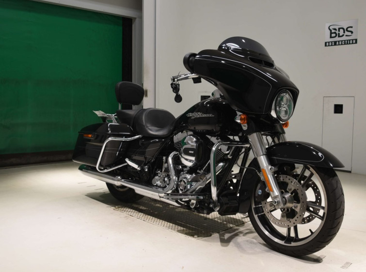 Мотоцикл HD SREET GLIDE FLHXS1690 з пробігом 15417 km з пробігом 15417 km