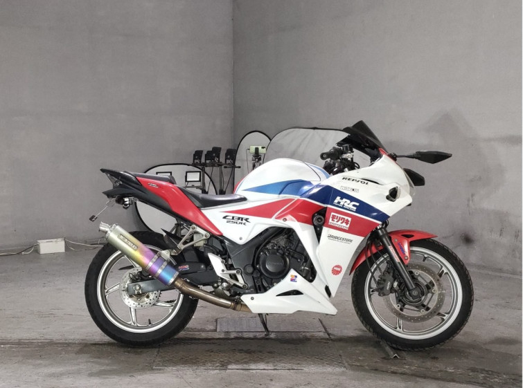 Мотоцикл Honda CBR250R с пробегом 35815 km