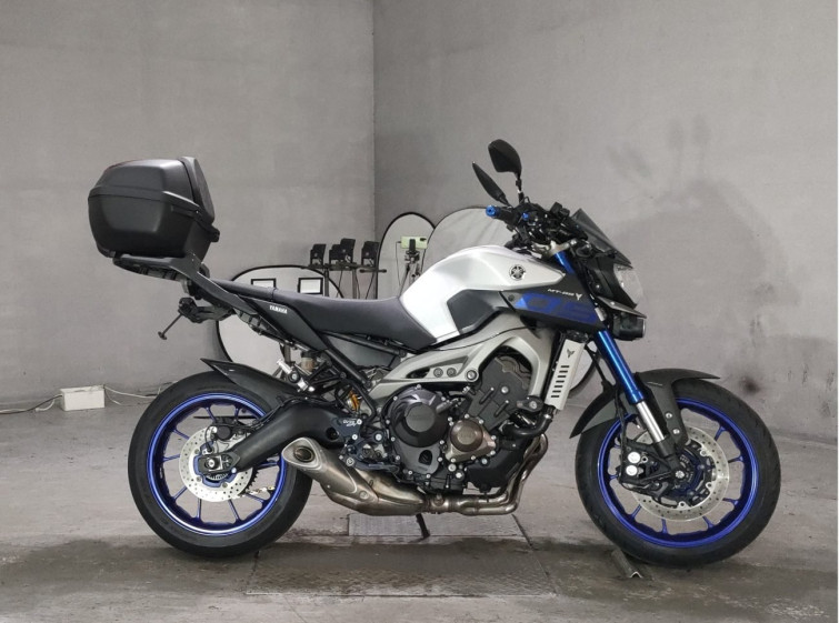 Мотоцикл Yamaha MT-09 с пробегом 9597 km