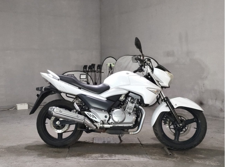 Мотоцикл Suzuki GSR250 с пробегом 5163 km
