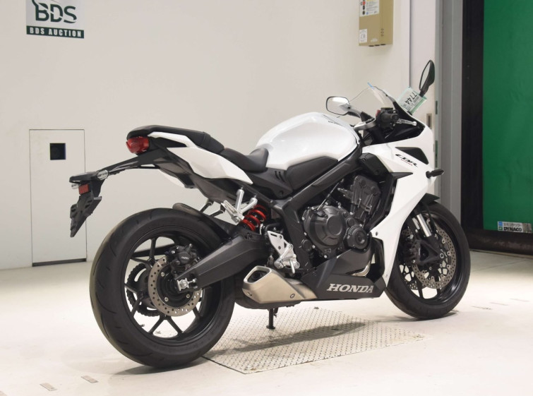 Мотоцикл Honda CBR650R с пробегом 5693 km с пробегом 5693 km