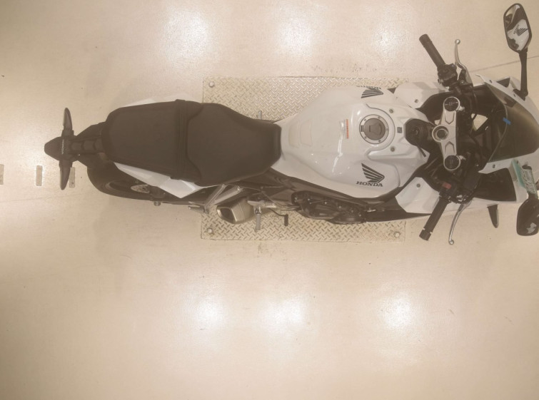 Мотоцикл Honda CBR650R с пробегом 5693 km с пробегом 5693 km