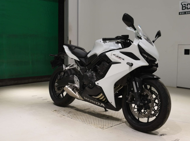 Мотоцикл Honda CBR650R с пробегом 5693 km с пробегом 5693 km