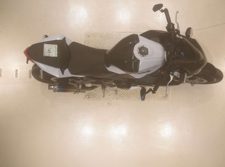 Мотоцикл Kawasaki Z250 с пробегом 10683 km с пробегом 10683 km