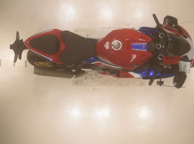 Мотоцикл Honda CBR1000RR SP з пробігом 3673 km з пробігом 3673 km