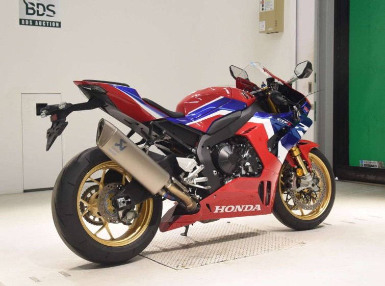 Мотоцикл Honda CBR1000RR SP з пробігом 3673 km з пробігом 3673 km