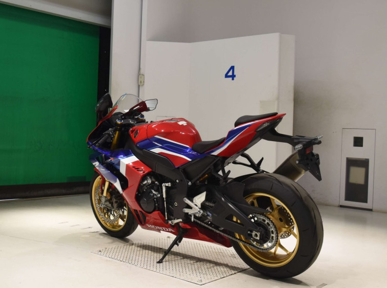 Мотоцикл Honda CBR1000RR SP з пробігом 3673 km з пробігом 3673 km