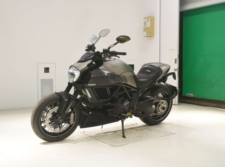 Мотоцикл Ducati DIAVEL з пробігом 13017 km з пробігом 13017 km