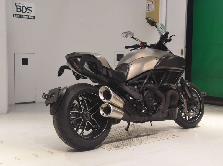 Мотоцикл Ducati DIAVEL з пробігом 13017 km з пробігом 13017 km