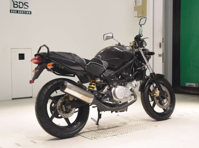Мотоцикл Honda VTR250 с пробегом 20554 km с пробегом 20554 km