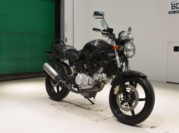 Мотоцикл Honda VTR250 с пробегом 20554 km с пробегом 20554 km