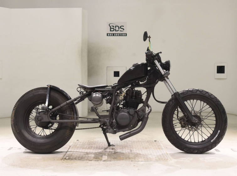 Мотоцикл Yamaha TW200E с пробегом 847 km