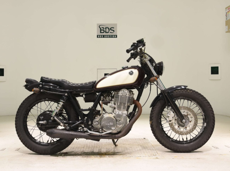 Мотоцикл Yamaha SR400 з пробігом 2743 km