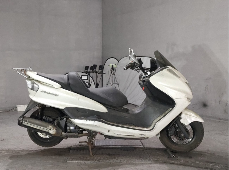 Мотоцикл Yamaha MAJESTY 250