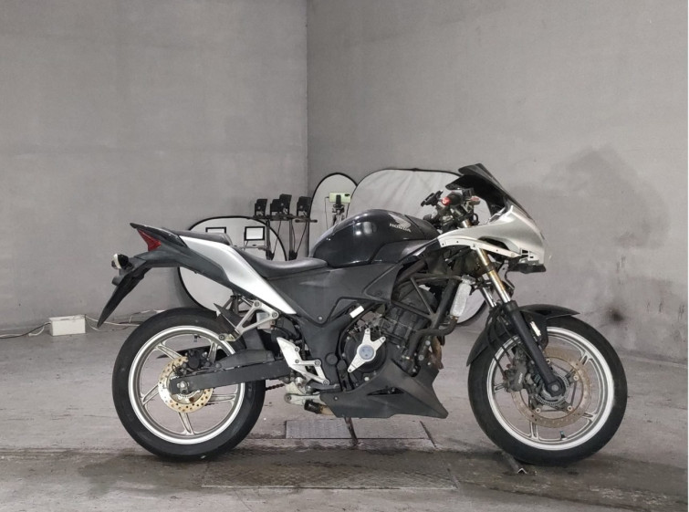 Мотоцикл Honda CBR250R