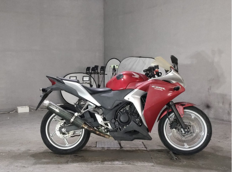 Мотоцикл Honda CBR250R с пробегом 28997 km