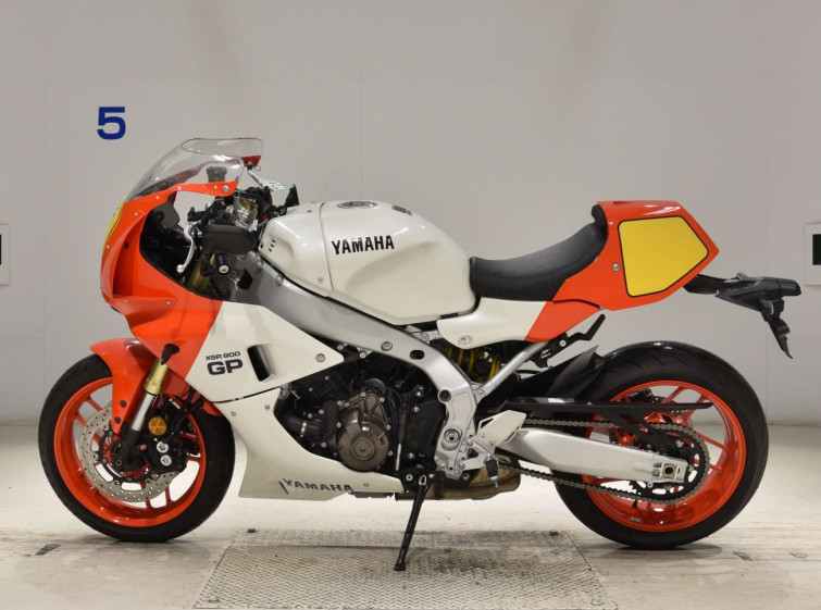 Мотоцикл Yamaha xsr900 gp с пробегом 431 km с пробегом 431 km