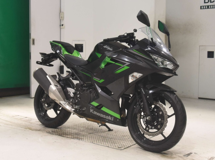 Мотоцикл Kawasaki NINJA400 з пробігом 3102 km з пробігом 3102 km