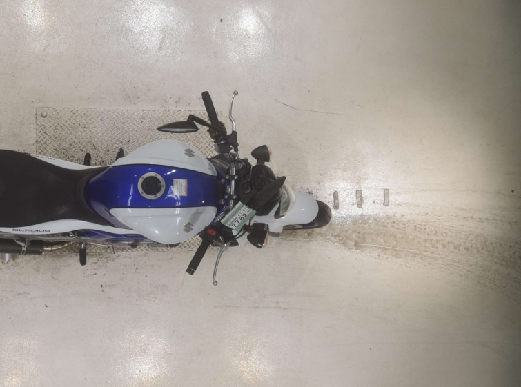 Мотоцикл Suzuki GLADIUS SFV650 с пробегом 28659 km с пробегом 28659 km