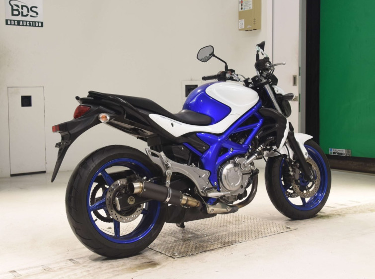 Мотоцикл Suzuki GLADIUS SFV650 с пробегом 28659 km с пробегом 28659 km