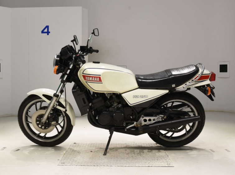 Мотоцикл Yamaha RZ250 з пробігом 7357 km з пробігом 7357 km