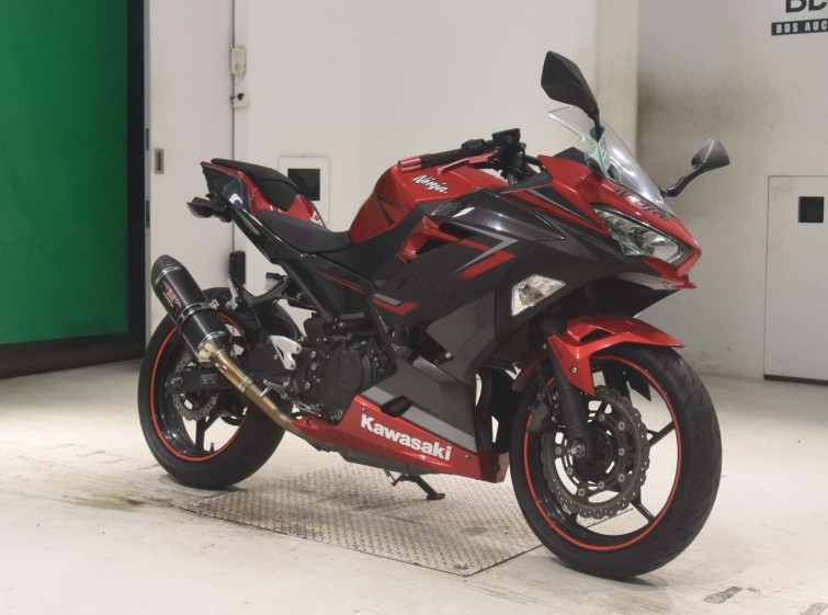 Мотоцикл Kawasaki NINJA400 з пробігом 18904 km з пробігом 18904 km