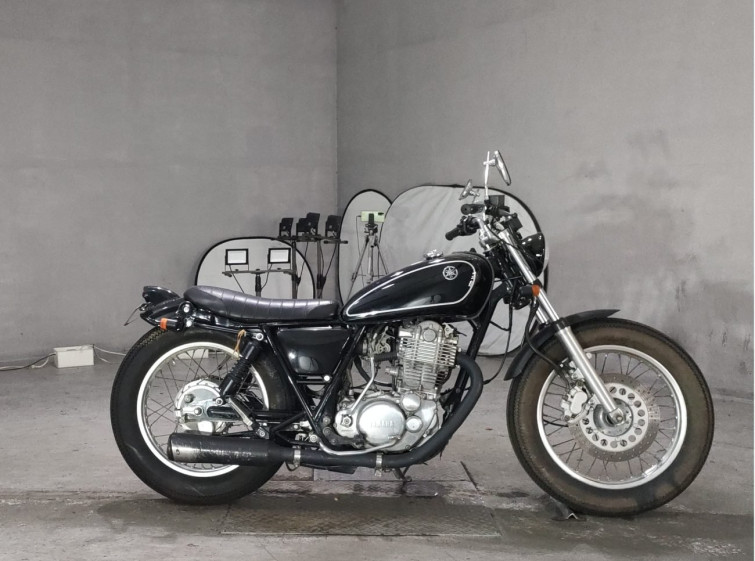 Мотоцикл Yamaha SR400 з пробігом 2006 km