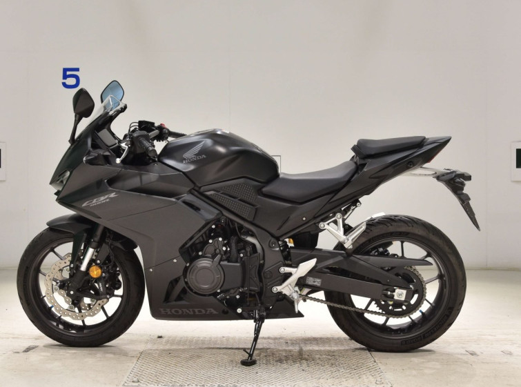 Мотоцикл Honda CBR400R-3 с пробегом 3037 km с пробегом 3037 km