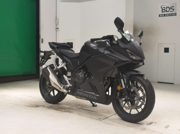 Мотоцикл Honda CBR400R-3 с пробегом 3037 km с пробегом 3037 km