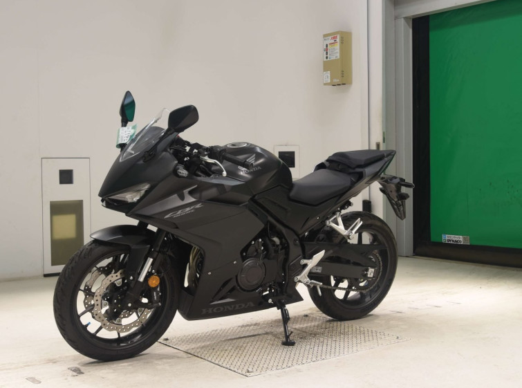 Мотоцикл Honda CBR400R-3 с пробегом 3037 km с пробегом 3037 km