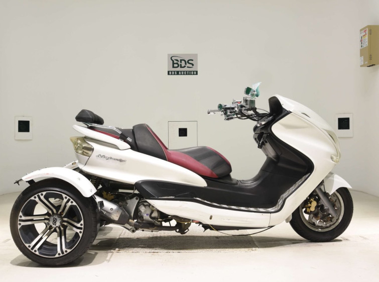 Мотоцикл Yamaha MAJESTY 250 TRIKE з пробігом 17852 km з пробігом 17852 km