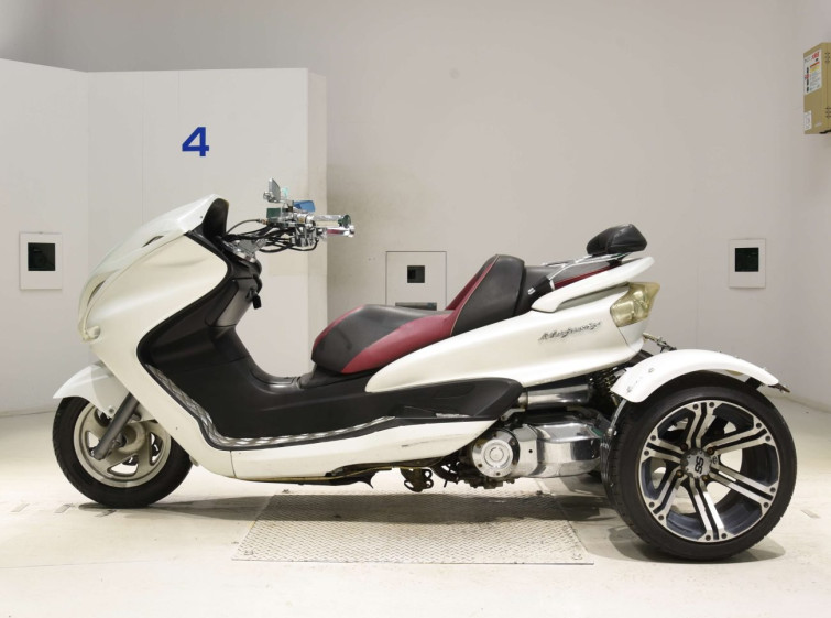 Мотоцикл Yamaha MAJESTY 250 TRIKE з пробігом 17852 km з пробігом 17852 km