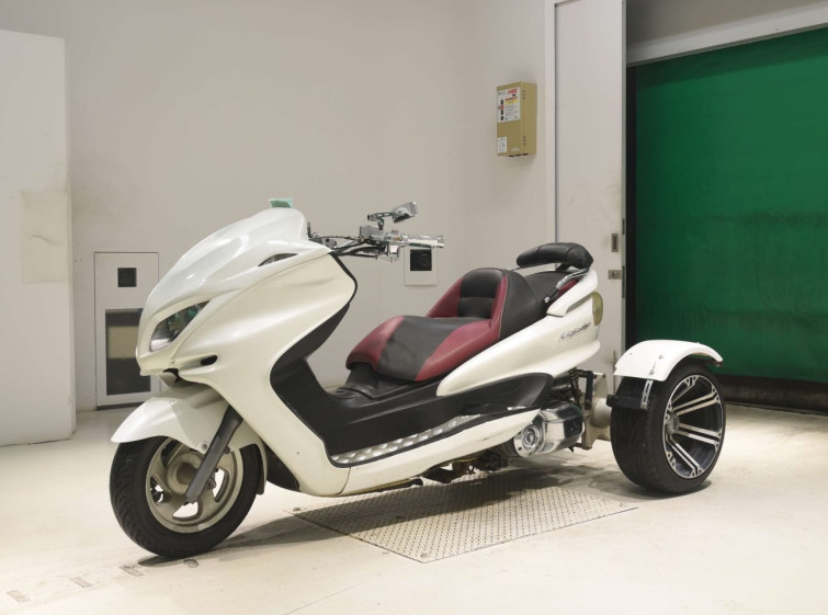 Мотоцикл Yamaha MAJESTY 250 TRIKE з пробігом 17852 km з пробігом 17852 km
