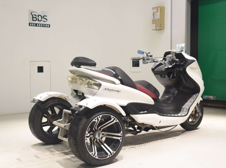 Мотоцикл Yamaha MAJESTY 250 TRIKE з пробігом 17852 km з пробігом 17852 km