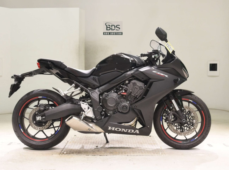 Мотоцикл Honda CBR650R с пробегом 4956 km