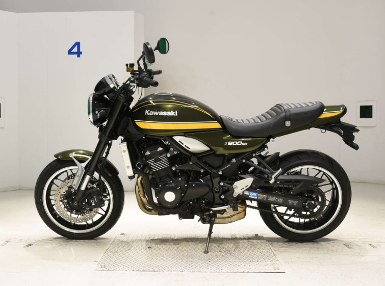 Мотоцикл Kawasaki Z900RS з пробігом 18425 km з пробігом 18425 km