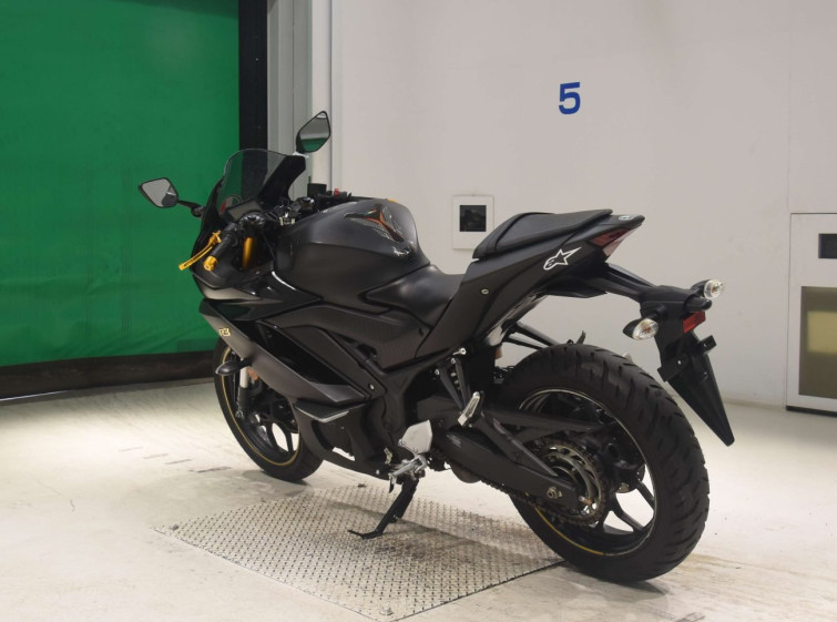 Мотоцикл Yamaha YZF-R3 з пробігом 22443 km з пробігом 22443 km