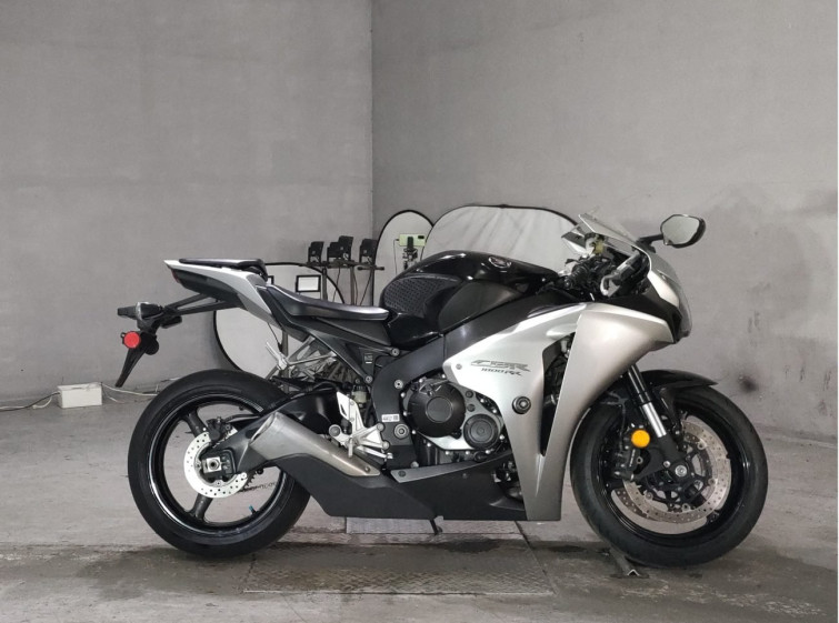 Мотоцикл Honda CBR1000RR с пробегом 37520 km