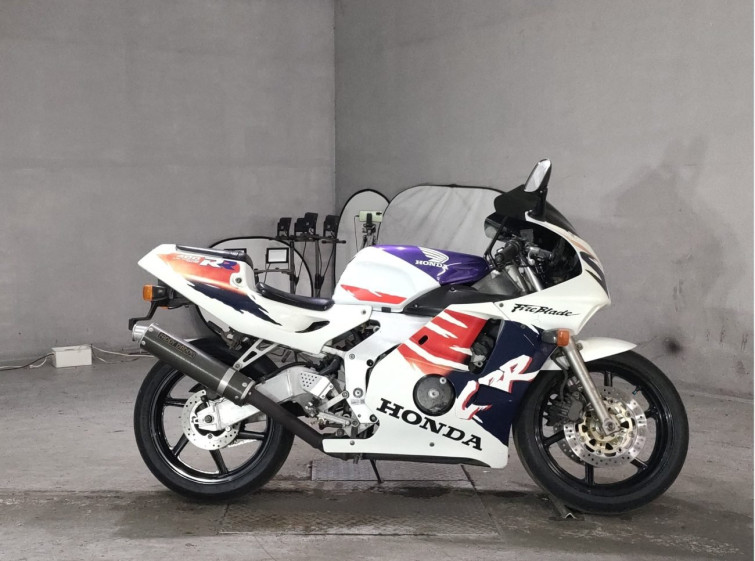 Мотоцикл Honda CBR250RR з пробігом 74456 km